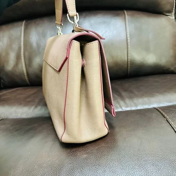 Louis Vuitton Lockme II Turtledove - Picture 11 of 16